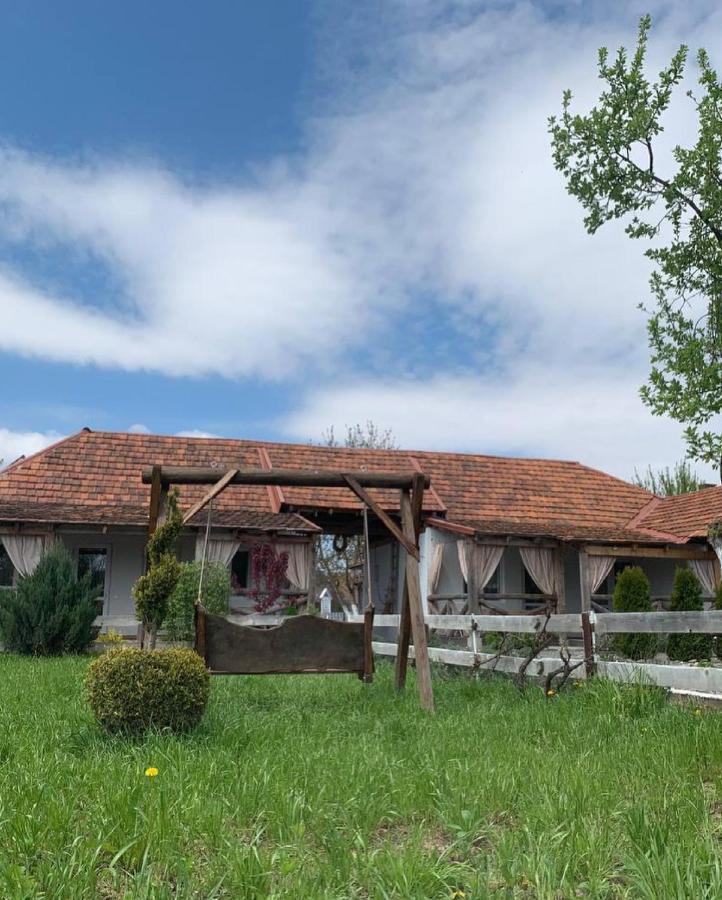 Villa Lukash Yanoshi Ngoại thất bức ảnh