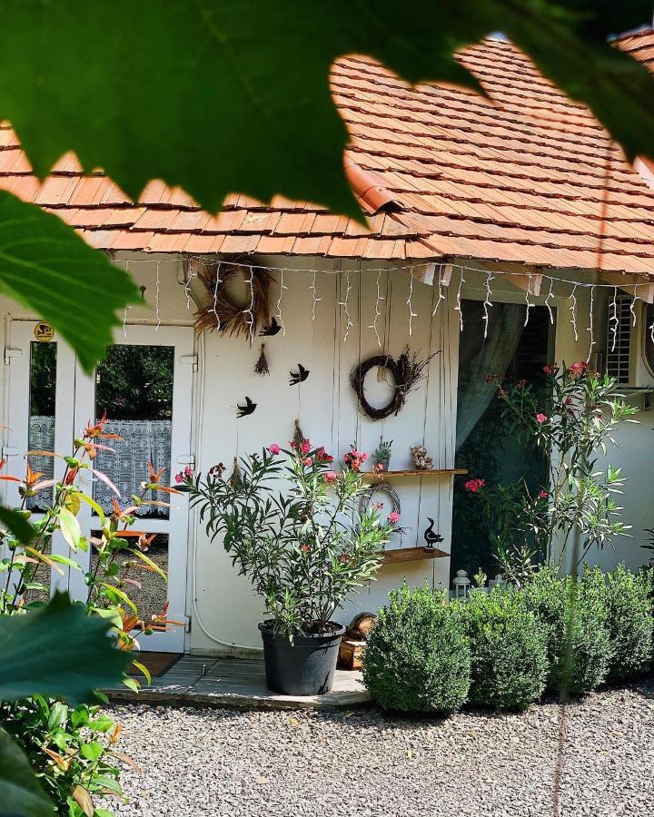 Villa Lukash Yanoshi Ngoại thất bức ảnh