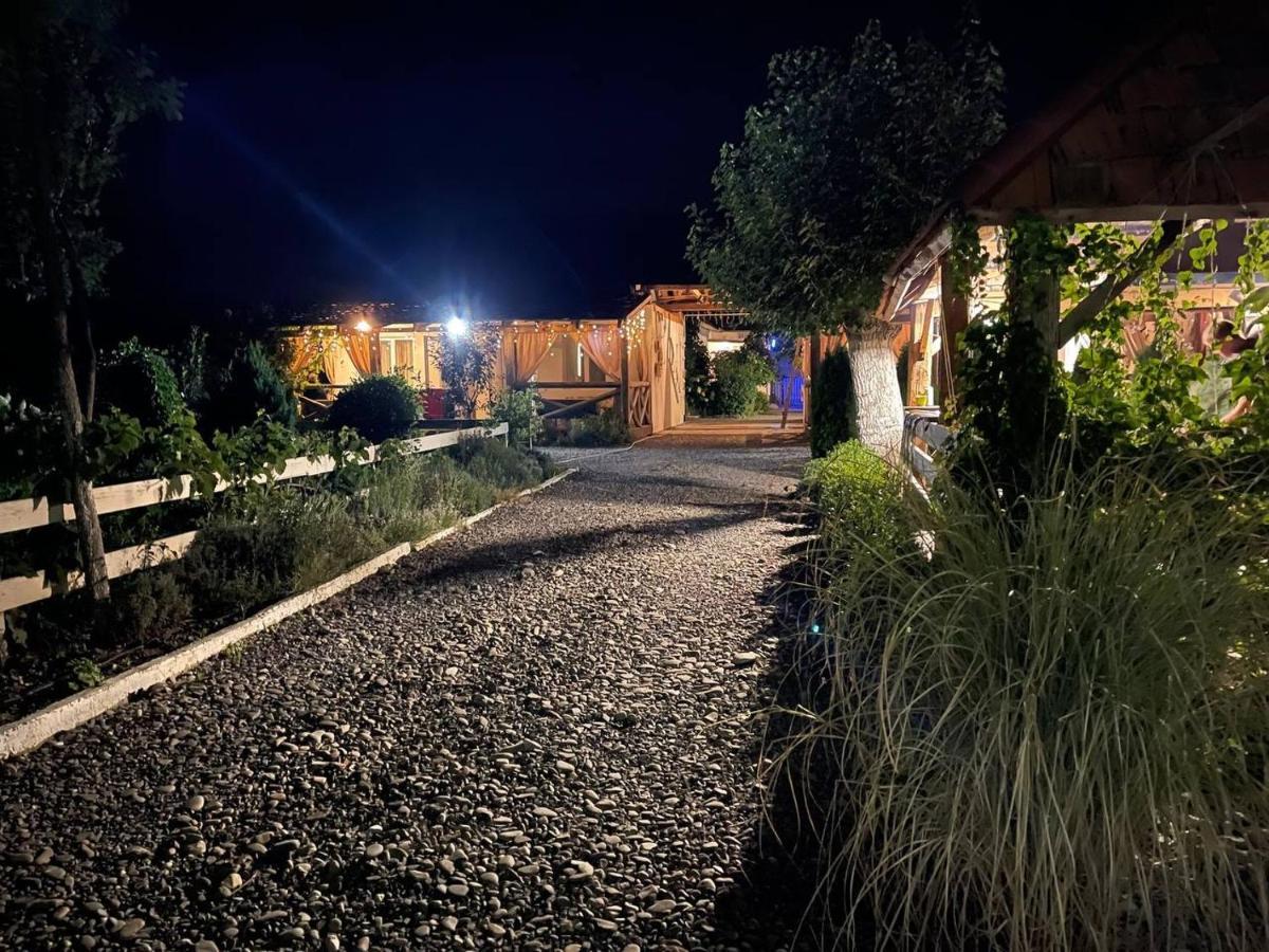 Villa Lukash Yanoshi Ngoại thất bức ảnh