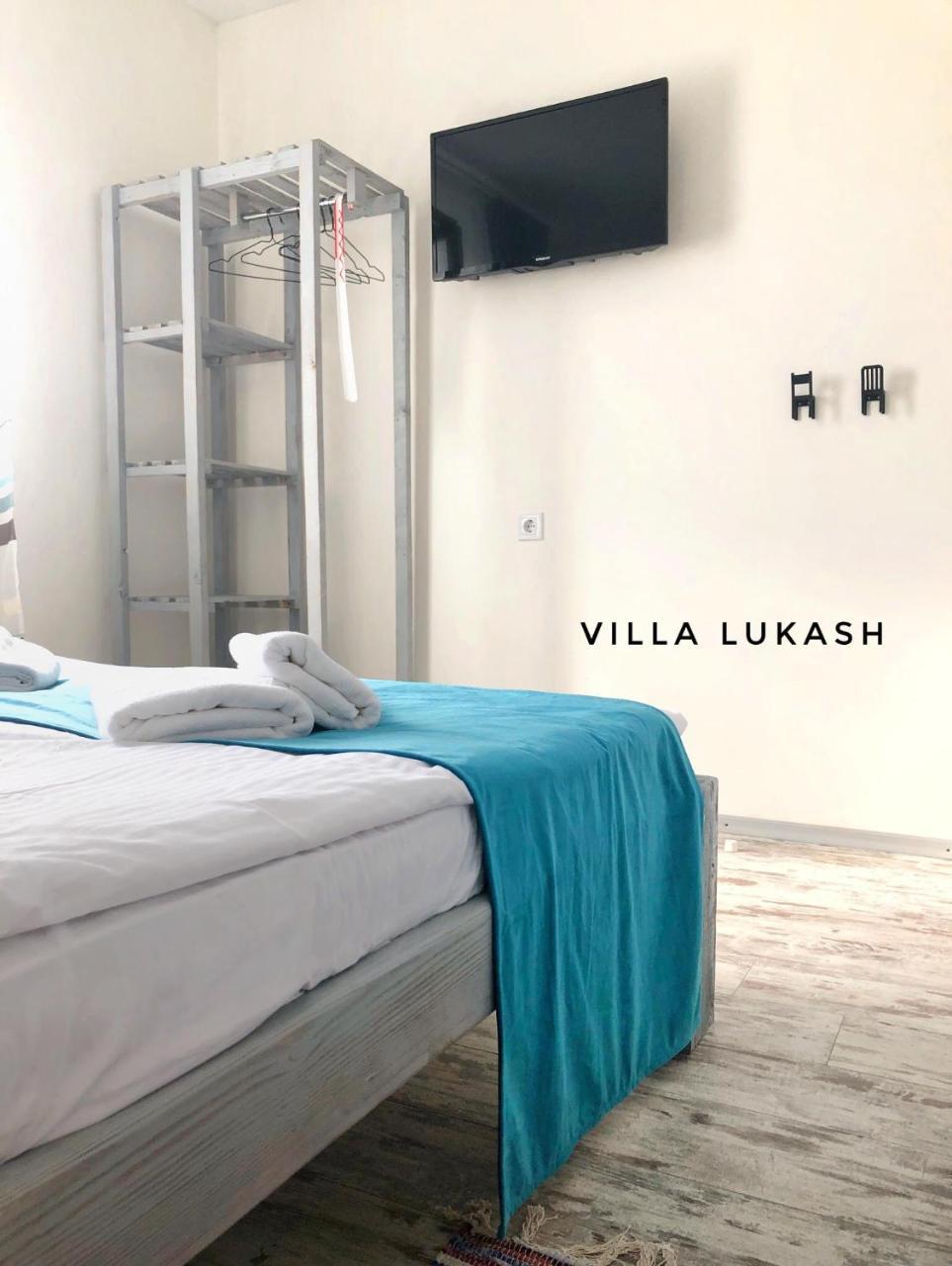 Villa Lukash Yanoshi Ngoại thất bức ảnh