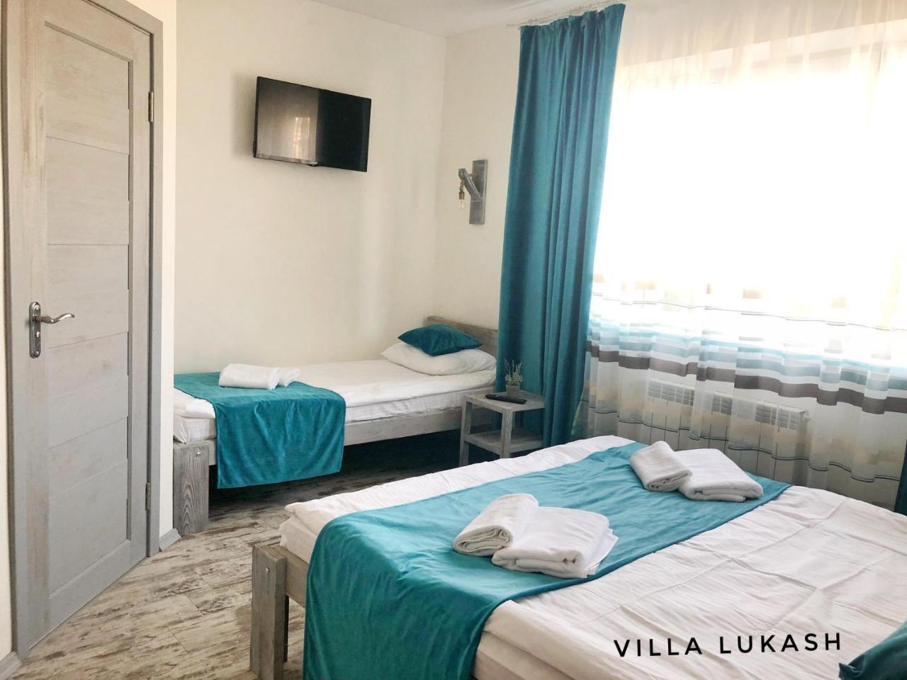 Villa Lukash Yanoshi Ngoại thất bức ảnh