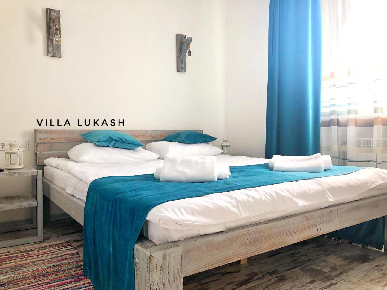 Villa Lukash Yanoshi Ngoại thất bức ảnh